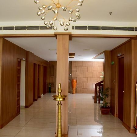 Hotel Emerald Palace Kottiyam Ngoại thất bức ảnh
