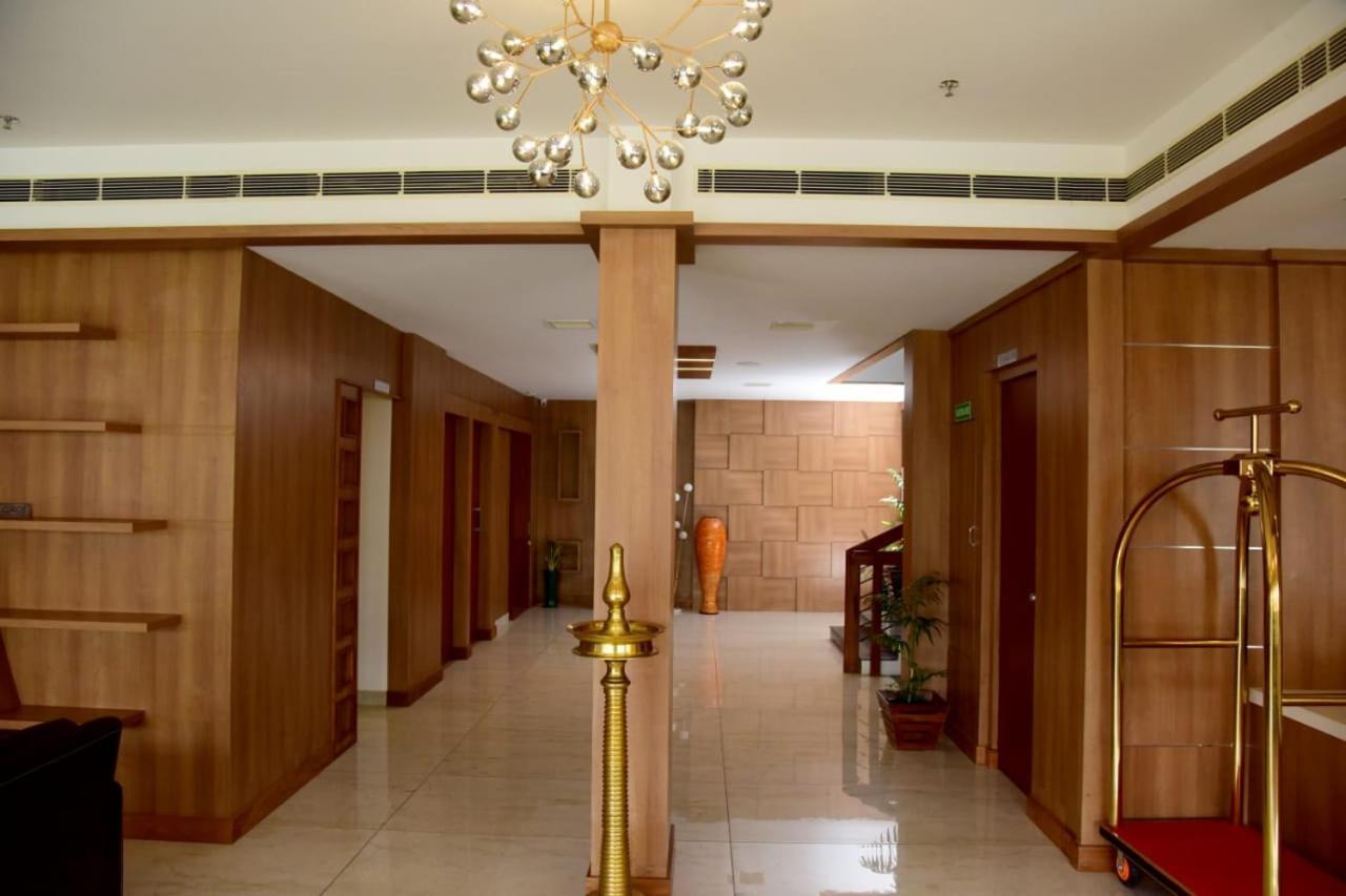 Hotel Emerald Palace Kottiyam Ngoại thất bức ảnh