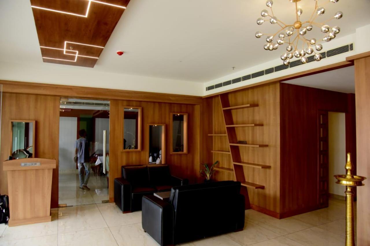 Hotel Emerald Palace Kottiyam Ngoại thất bức ảnh