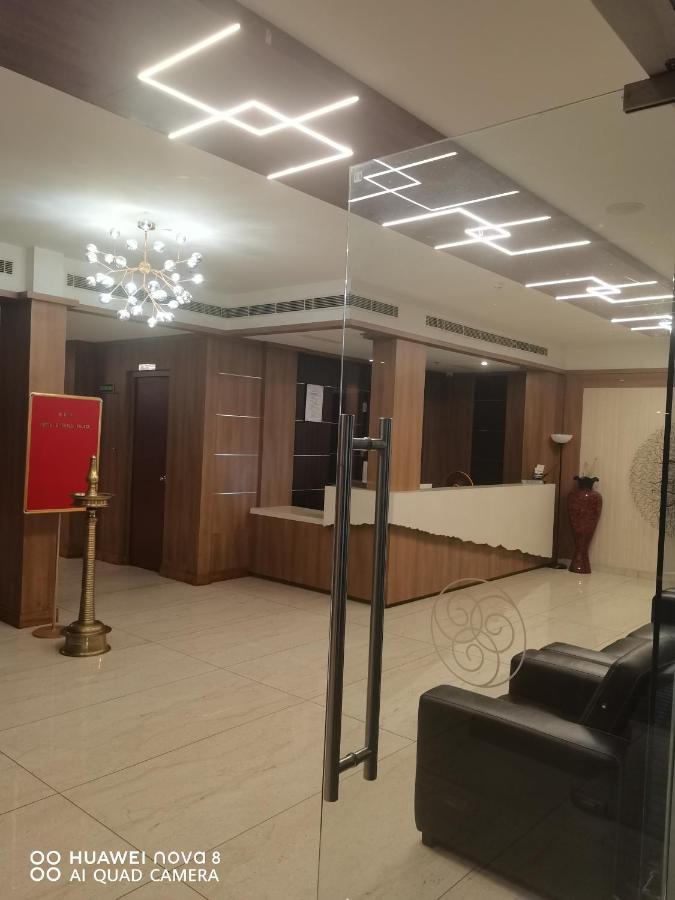 Hotel Emerald Palace Kottiyam Ngoại thất bức ảnh